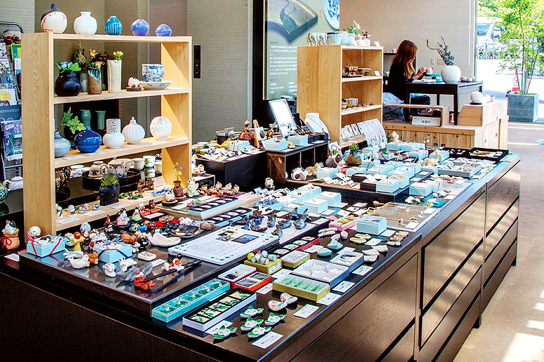 The exhibition space of the Kyoto Ceramic Center