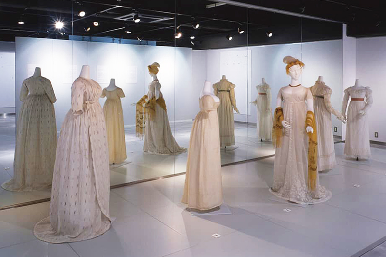 A display scene of empire fashion/Photo: Kazuo Fukunaga