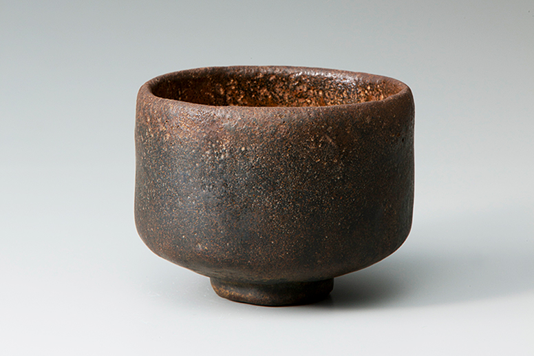 Black Raku tea bowl named “Mozuyaguro” by Chōjirō, the founder