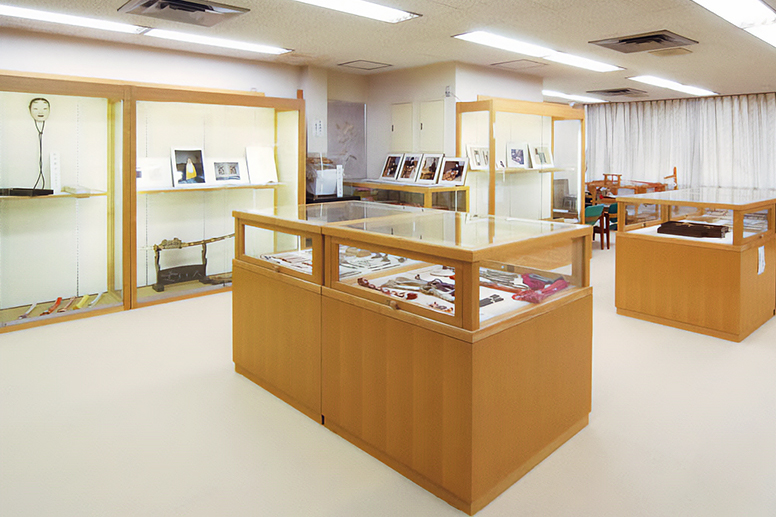 組台や道具が並ぶ展示室