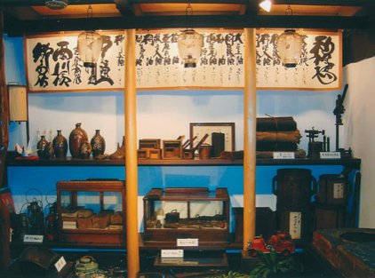 道具が並ぶ展示