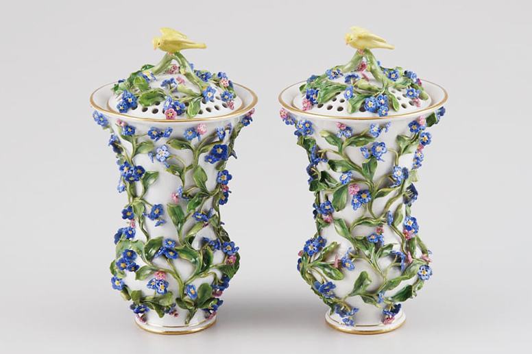 マイセン窯 勿忘草・鳥飾りポプリポット 一対（1880年頃）