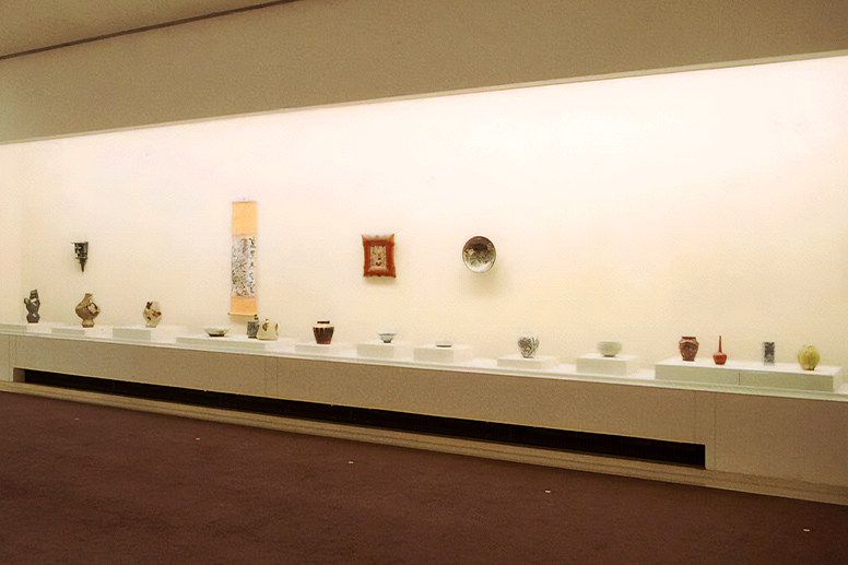 作品が並ぶ展示室