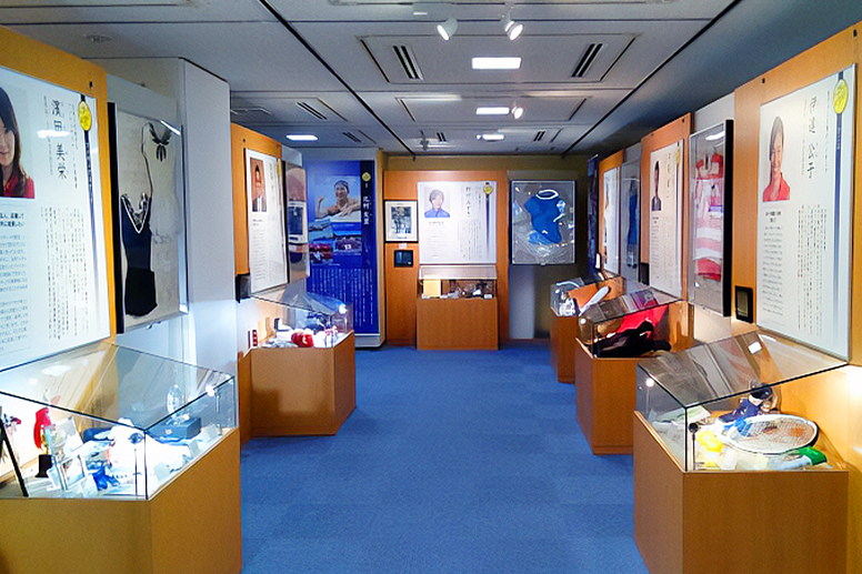 トップアスリート・指導者の愛用品の数々を展示