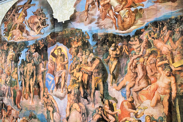 人物が描かれた巨大な陶板画