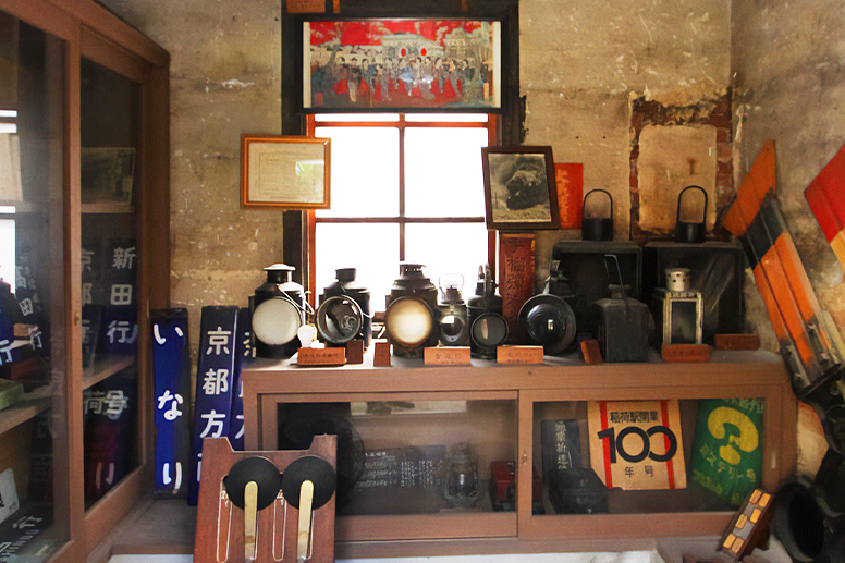 鉄道ランプが並ぶ展示