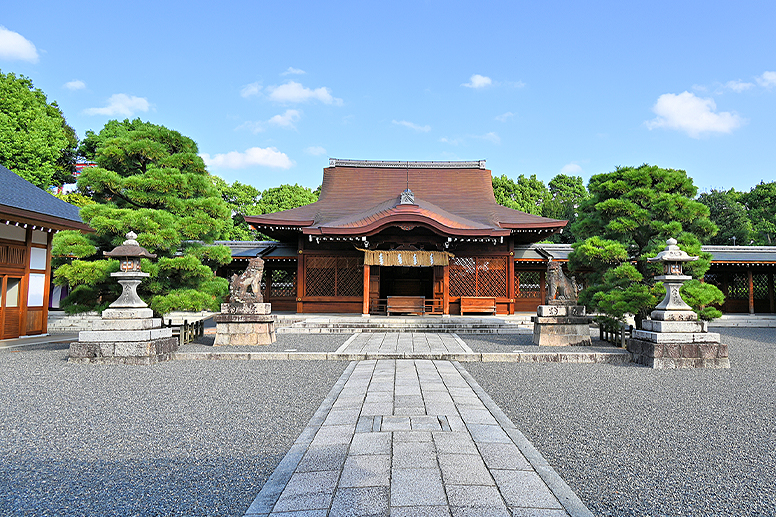 城南宮の社殿正面