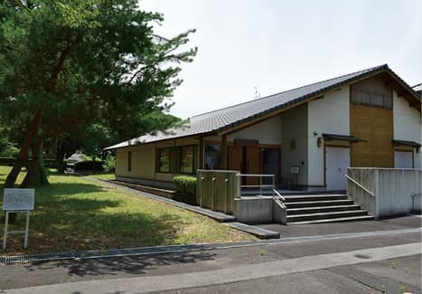 森の展示館の建物外観