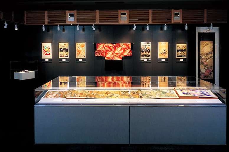 第4回企画展「岡重羽裏コレクション 華麗なる文様」（2011）風景