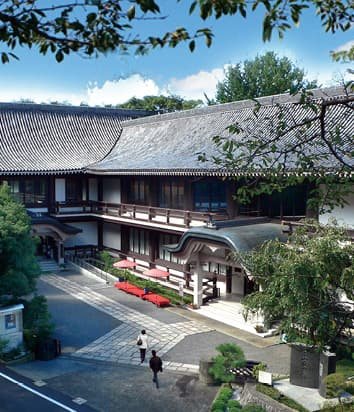 大きな屋根の歴史館外観